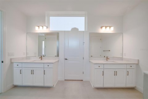 House in Parrish, Florida 3 bedrooms, 239.78 sq.m. № 2226464 - photo 19