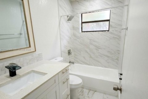 Купить виллу или дом в Мирамар, Флорида 3 спальни, 115.38м2, № 2295897 - фото 16
