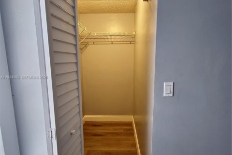 Купить виллу или дом в Мирамар, Флорида 3 спальни, 115.38м2, № 2295897 - фото 17