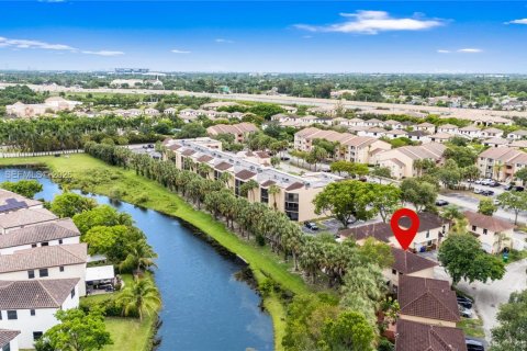 Купить виллу или дом в Мирамар, Флорида 3 спальни, 115.38м2, № 2295897 - фото 24