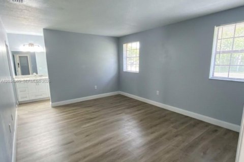 Купить виллу или дом в Мирамар, Флорида 3 спальни, 115.38м2, № 2295897 - фото 12