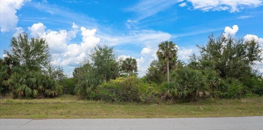 Land in Rotonda, Florida № 2158668