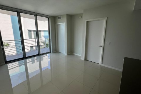 Condo in Doral, Florida, 1 bedroom № 1990560 - photo 14