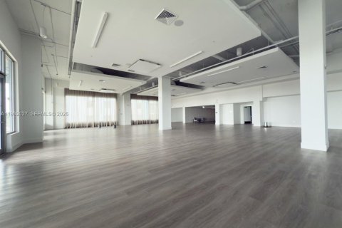 Condo in Doral, Florida, 1 bedroom № 1990560 - photo 27