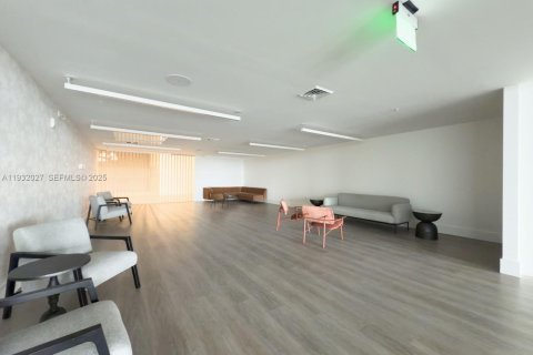 Condo in Doral, Florida, 1 bedroom № 1990560 - photo 29