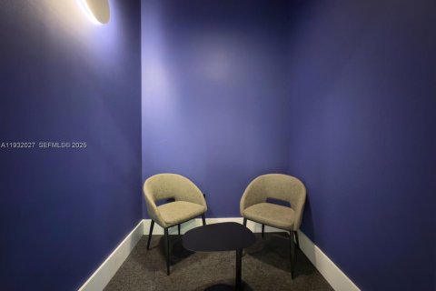 Condo in Doral, Florida, 1 bedroom № 1990560 - photo 23