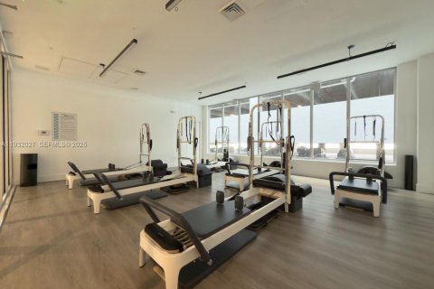 Condo in Doral, Florida, 1 bedroom № 1990560 - photo 24