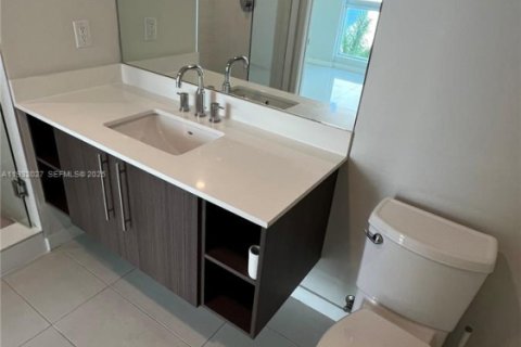 Condo in Doral, Florida, 1 bedroom № 1990560 - photo 17