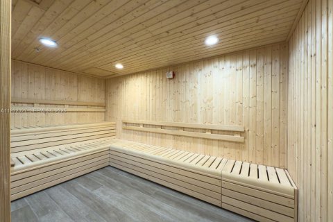 Condo in Doral, Florida, 1 bedroom № 1990560 - photo 26