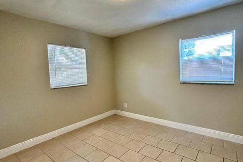 Casa en alquiler en Tampa, Florida, 3 dormitorios, 93.83 m2 № 1877364 - foto 10