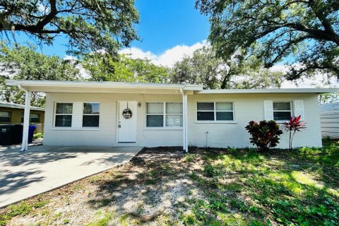 Casa en alquiler en Tampa, Florida, 3 dormitorios, 93.83 m2 № 1877364 - foto 2