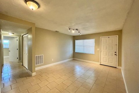 Casa en alquiler en Tampa, Florida, 3 dormitorios, 93.83 m2 № 1877364 - foto 4