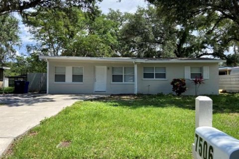 Casa en alquiler en Tampa, Florida, 3 dormitorios, 93.83 m2 № 1877364 - foto 1