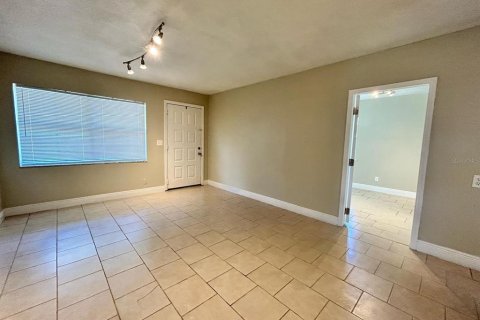 Casa en alquiler en Tampa, Florida, 3 dormitorios, 93.83 m2 № 1877364 - foto 5