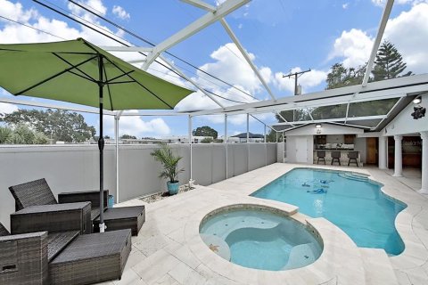 House in Tampa, Florida 4 bedrooms, 174.75 sq.m. № 1822714 - photo 23