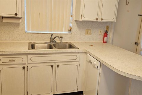 Condo in Pinellas Park, Florida, 2 bedrooms  № 1560586 - photo 8