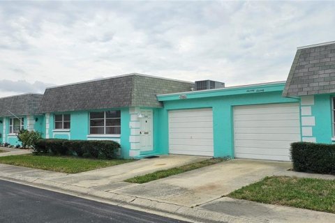 Condo in Pinellas Park, Florida, 2 bedrooms  № 1560586 - photo 23