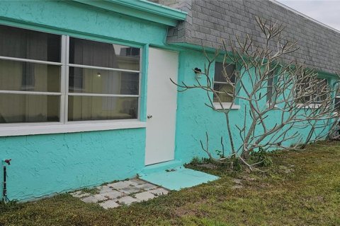 Condo in Pinellas Park, Florida, 2 bedrooms  № 1560586 - photo 21