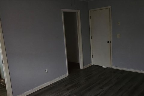 Condo in Pinellas Park, Florida, 2 bedrooms  № 1560586 - photo 11