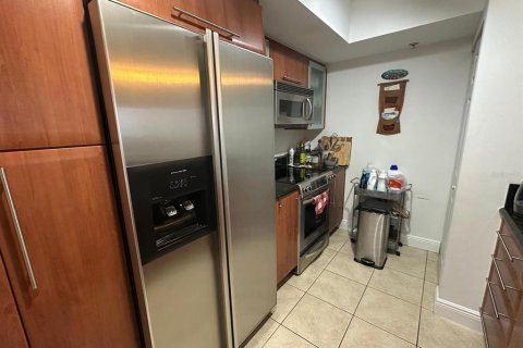 Condo in Miami, Florida, 1 bedroom  № 2103647 - photo 5