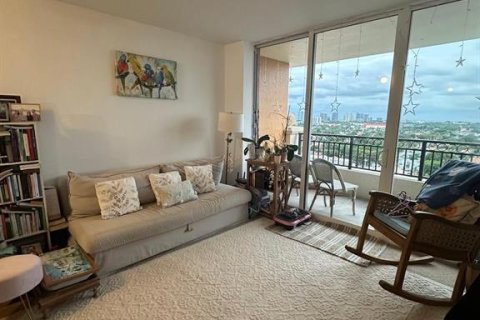 Condo in Miami, Florida, 1 bedroom  № 2103647 - photo 4