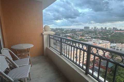 Condo in Miami, Florida, 1 bedroom  № 2103647 - photo 2