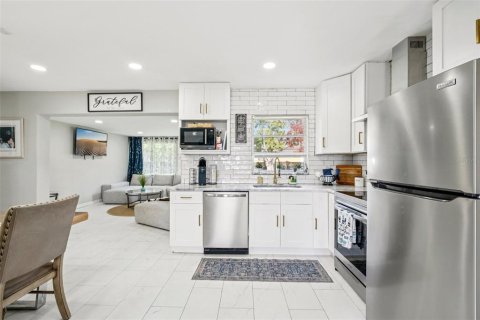 Casa en venta en Clearwater, Florida, 3 dormitorios, 130.25 m2 № 1914728 - foto 5
