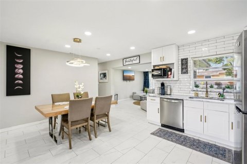 Casa en venta en Clearwater, Florida, 3 dormitorios, 130.25 m2 № 1914728 - foto 4
