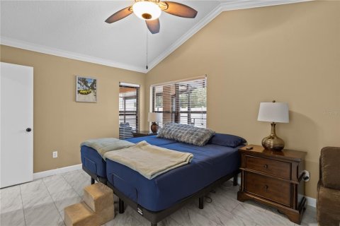 House in Casselberry, Florida 3 bedrooms, 176.42 sq.m. № 1560775 - photo 21