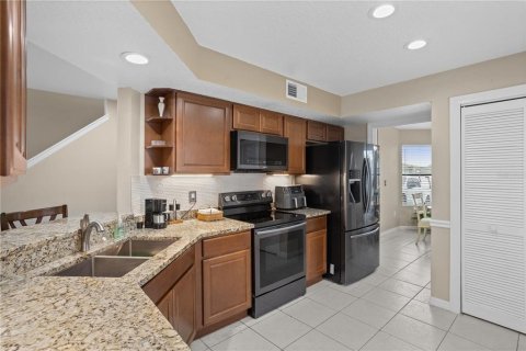 House in Casselberry, Florida 3 bedrooms, 176.42 sq.m. № 1560775 - photo 8
