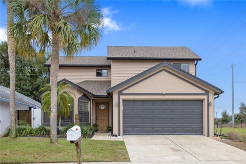 House in Casselberry, Florida 3 bedrooms, 176.42 sq.m. № 1560775 - photo 3