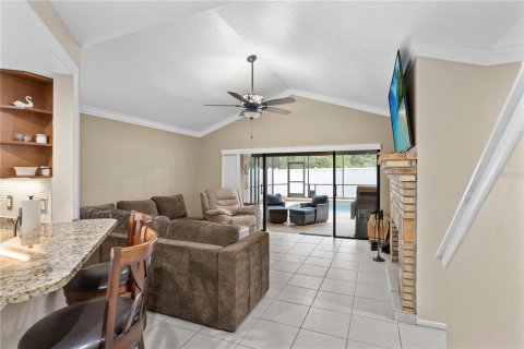 House in Casselberry, Florida 3 bedrooms, 176.42 sq.m. № 1560775 - photo 10