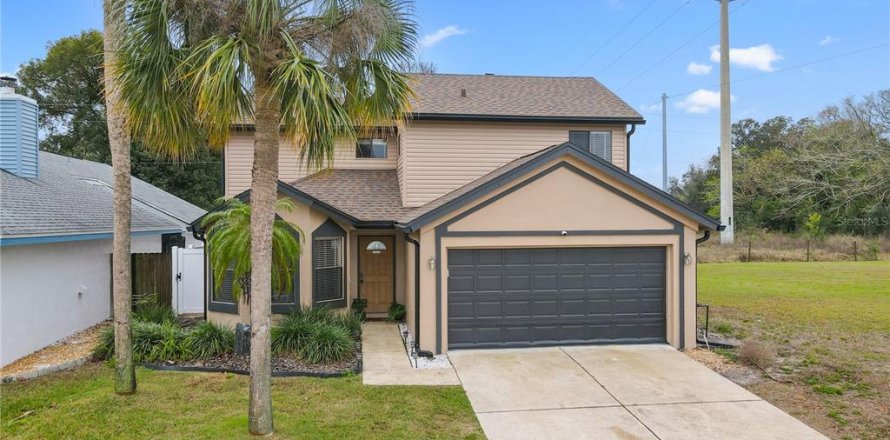 House in Casselberry, Florida 3 bedrooms, 176.42 sq.m. № 1560775