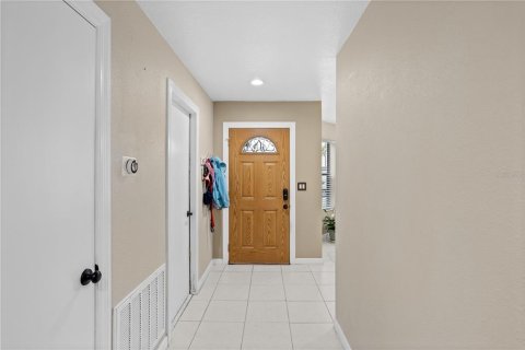 House in Casselberry, Florida 3 bedrooms, 176.42 sq.m. № 1560775 - photo 6