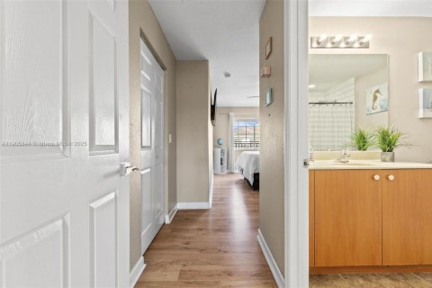 Купить таунхаус в Лодерхилл, Флорида 2 спальни, 120.22м2, № 1956827 - фото 24