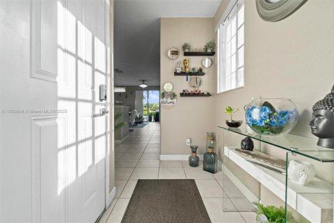 Купить таунхаус в Лодерхилл, Флорида 2 спальни, 120.22м2, № 1956827 - фото 5