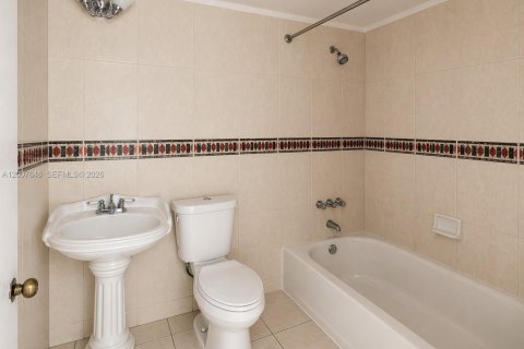Купить кондоминиум в Майами, Флорида 2 спальни, 101.82м2, № 2170847 - фото 6