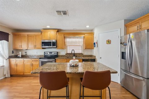 Casa en venta en Orlando, Florida, 4 dormitorios, 170.66 m2 № 1899005 - foto 3