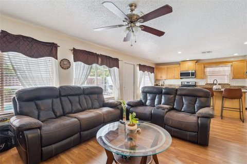 Casa en venta en Orlando, Florida, 4 dormitorios, 170.66 m2 № 1899005 - foto 17
