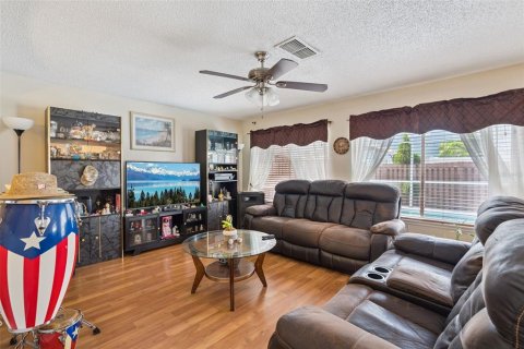 Casa en venta en Orlando, Florida, 4 dormitorios, 170.66 m2 № 1899005 - foto 15