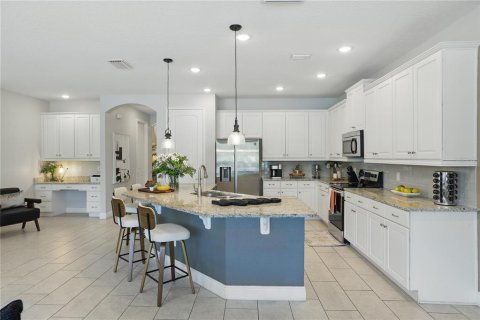 House in Kissimmee, Florida 6 bedrooms, 297.57 sq.m. № 1852741 - photo 14