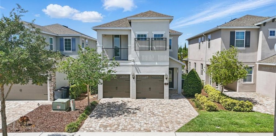 House in Kissimmee, Florida 6 bedrooms, 297.57 sq.m. № 1852741