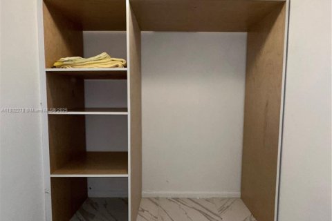 Купить кондоминиум в Лодердейл-Лейкс, Флорида 2 спальни, 93.83м2, № 2086859 - фото 4