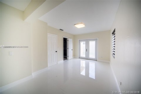 Casa en alquiler en North Miami Beach, Florida, 3 dormitorios, 134.71 m2 № 2010465 - foto 6