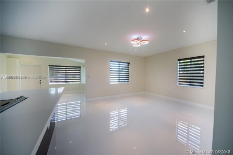 Casa en alquiler en North Miami Beach, Florida, 3 dormitorios, 134.71 m2 № 2010465 - foto 4