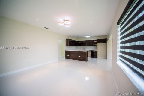 Casa en alquiler en North Miami Beach, Florida, 3 dormitorios, 134.71 m2 № 2010465 - foto 5