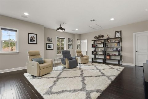 House in Lake Mary, Florida 4 bedrooms, 356 sq.m. № 2273090 - photo 16