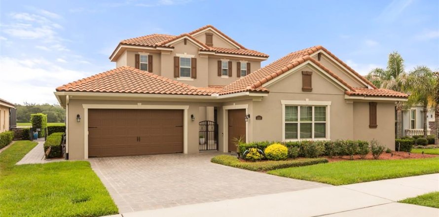 House in Lake Mary, Florida 4 bedrooms, 356 sq.m. № 2273090