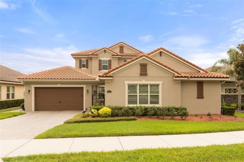House in Lake Mary, Florida 4 bedrooms, 356 sq.m. № 2273090 - photo 2