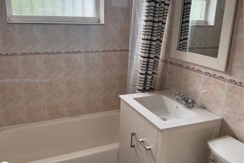 Casa en alquiler en Miami, Florida, 1 dormitorio № 2068942 - foto 6